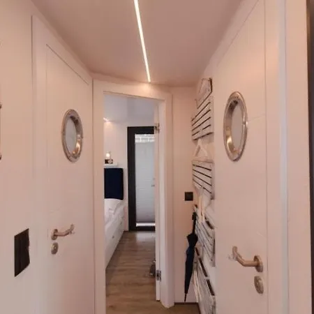 Hausboot Fjord Dory Mit Biosauna In Botel Schleswig