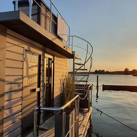 Botel Hausboot Fjord Dory Mit Biosauna In Schleswig
